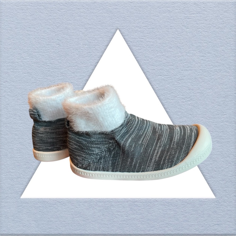 SK SIX walking sock-shoes toddler size 9 sneakers